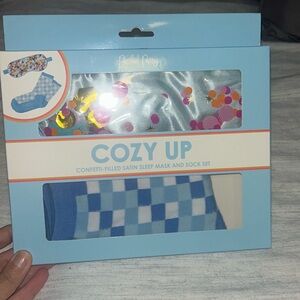 🩵💙Satin sleep mask and sock set 💤🧦